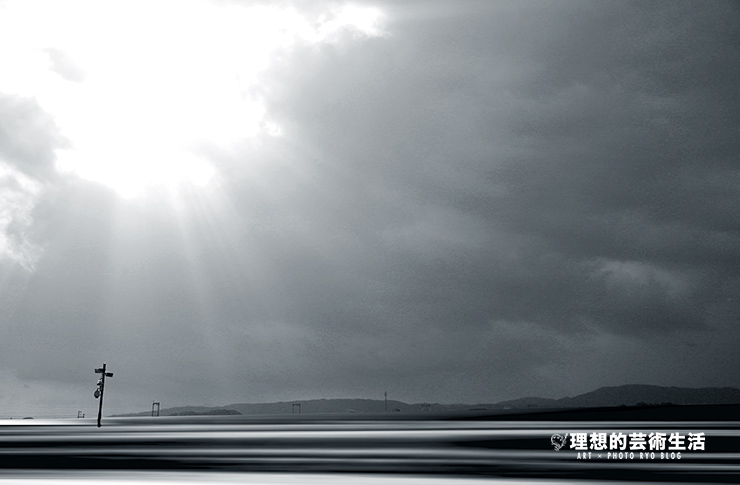 写真作家リョウの雨の日モノクロ写真
